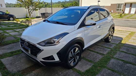 HYUNDAI HB20X 1.6 16V FLEX DIAMOND PLUS AUTOMÁTICO HYUNDAI HB20X 1.6 16V FLEX DIAMOND PLUS AUTOMÁTICO